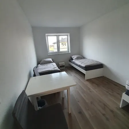 Monteurwohnung Roomwork24 - 10 Betten - *