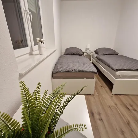 Monteurwohnung Roomwork24 - 10 Betten - *