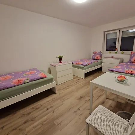 Monteurwohnung Roomwork24 - 10 Betten - *