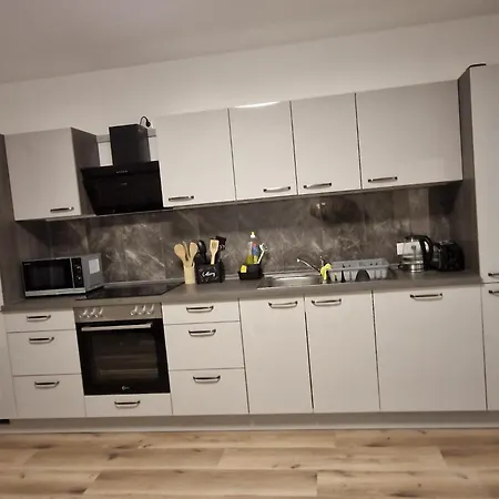 Monteurwohnung Roomwork24 - 10 Betten - *